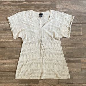 Women’s short sleeved blouse Size large
